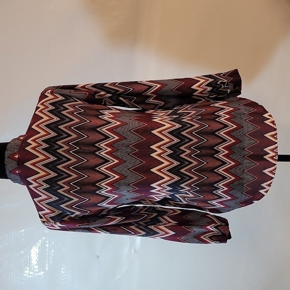 RUE 21 chevron print long sleeve button up blouse size small - Picture 5 of 12